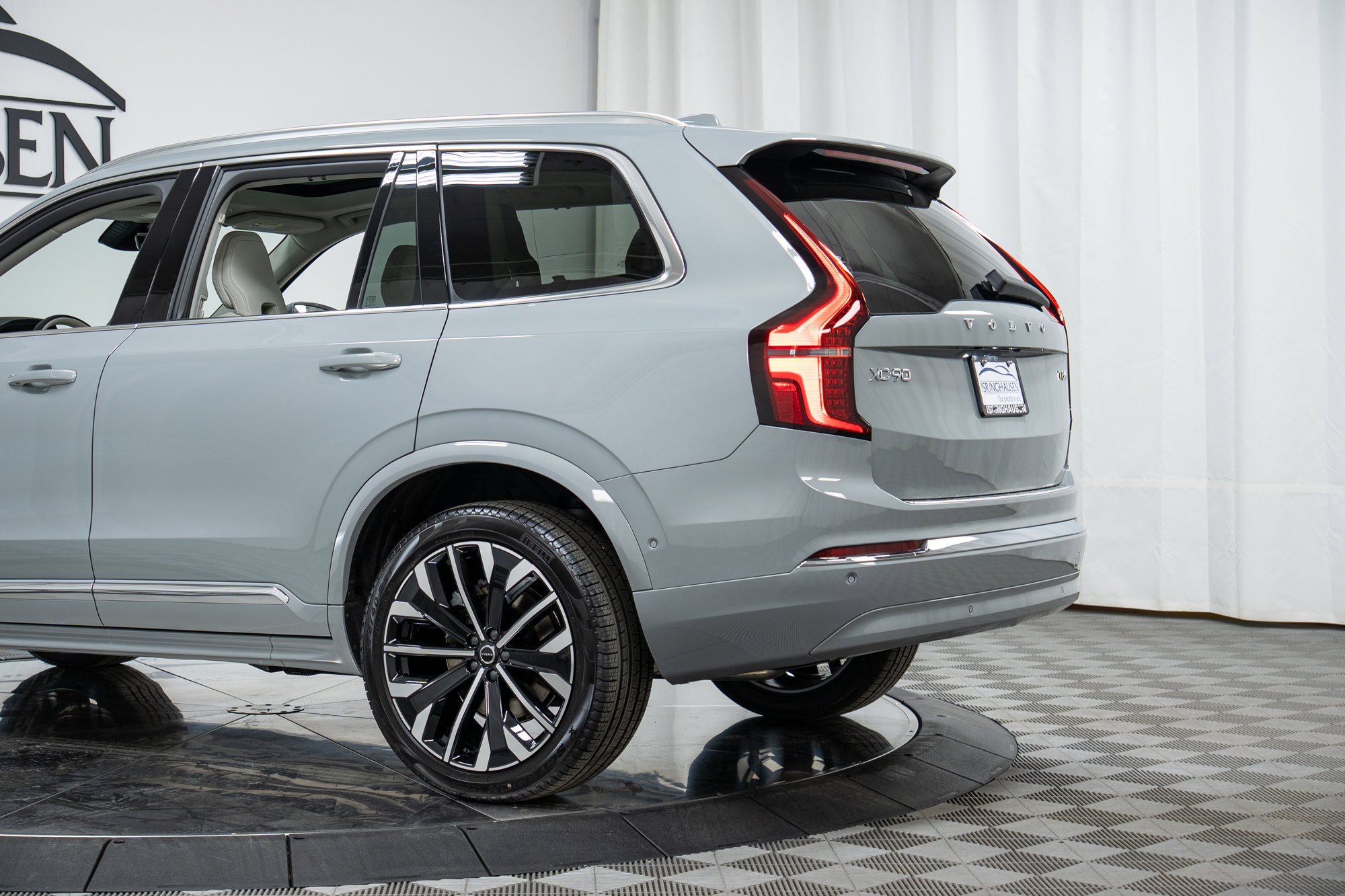 New 2026 Volvo XC90 T8 Ultra w/ Protection Package Premier image 30