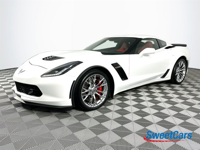 Used 2015 Chevrolet Corvette Z06 w/ 3LZ Preferred Equipment Group RWD image 3