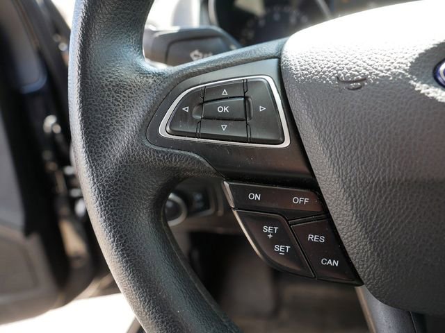 Used 2017 Ford Focus SE image 25