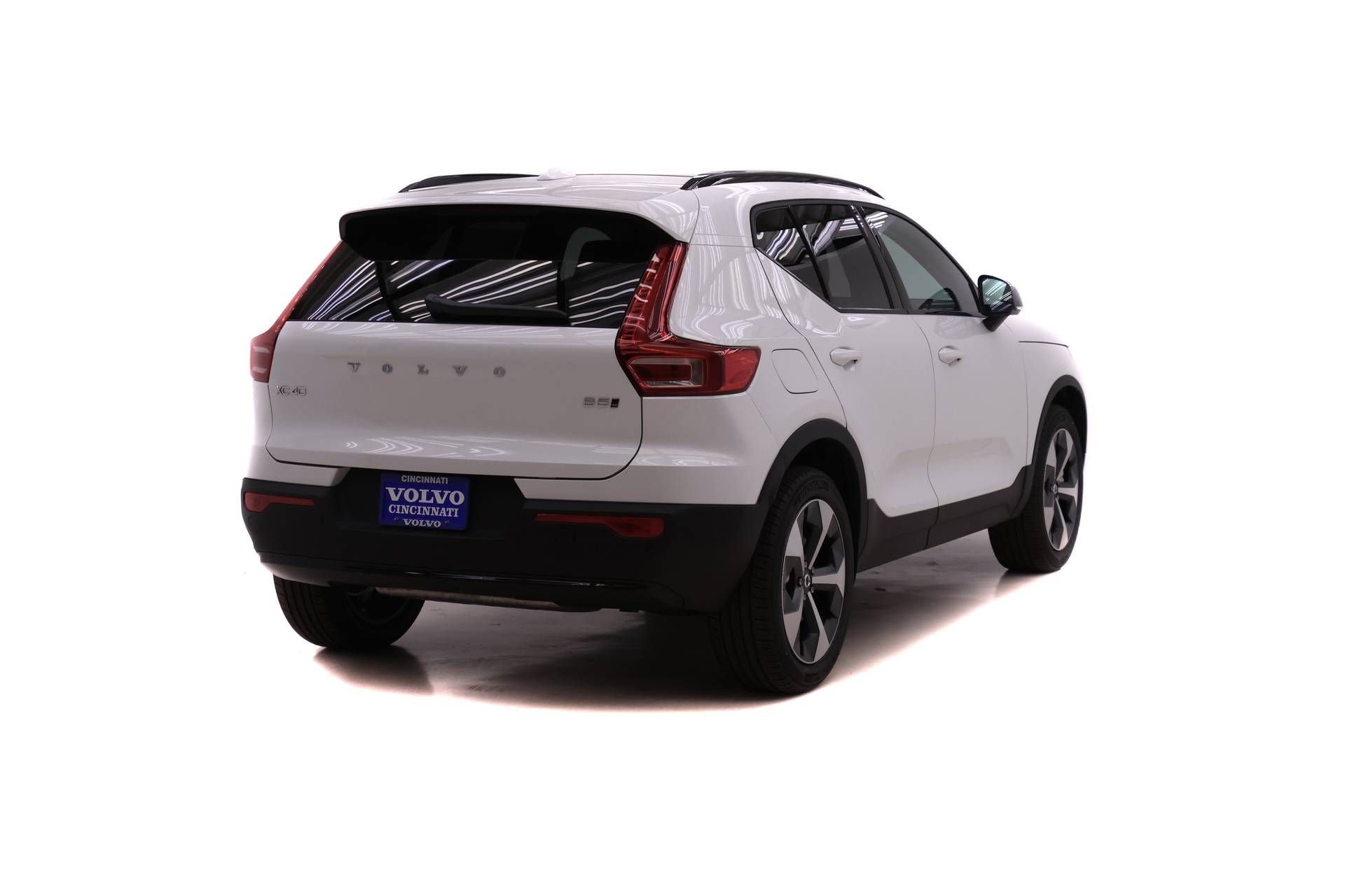 New 2026 Volvo XC40 B5 Core w/ Climate Package AWD/4WD image 4