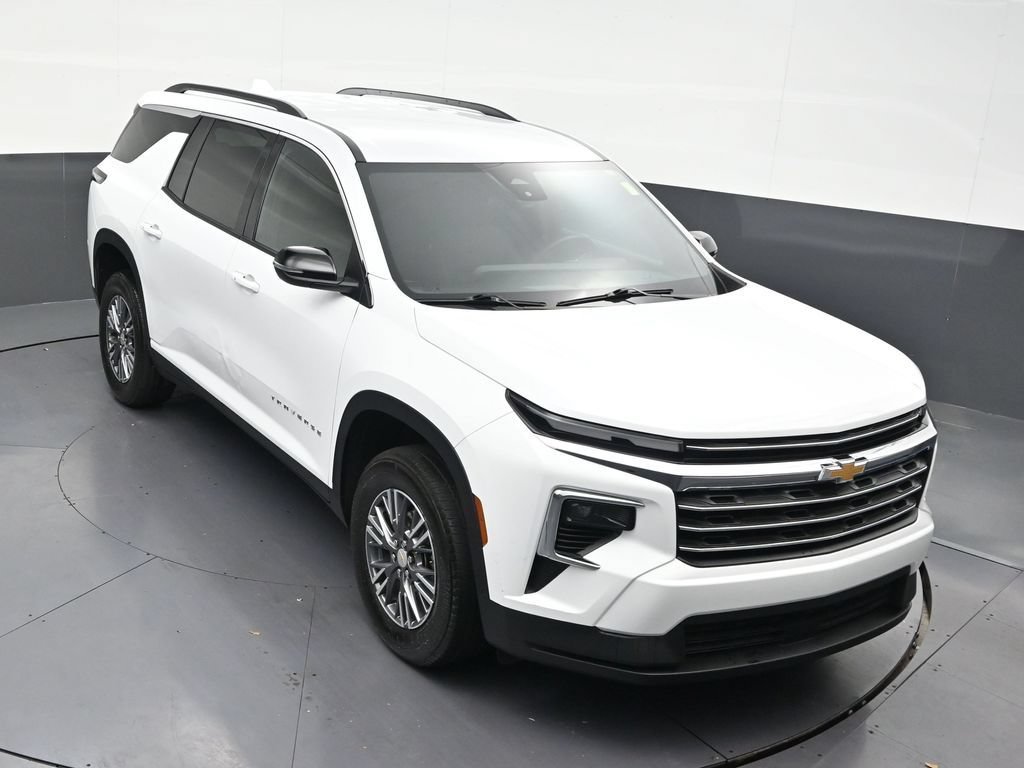Used 2025 Chevrolet Traverse LT FWD image 23