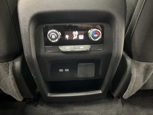 Used 2024 Chevrolet Traverse LT w/ Midnight/Sport Edition image 35