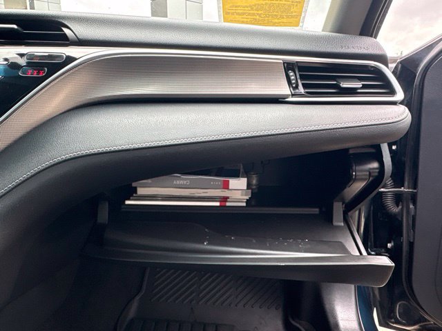 Used 2018 Toyota Camry SE FWD image 30