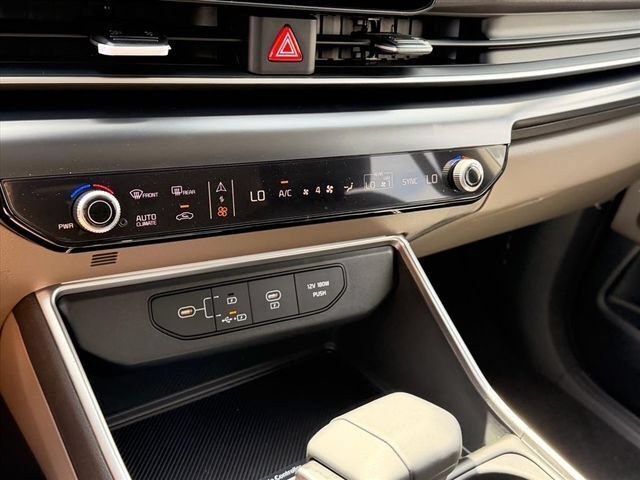 New 2026 Kia Carnival FWD image 22