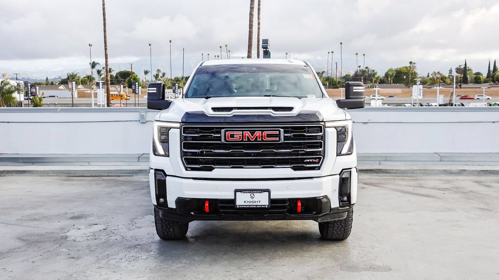 Used 2025 GMC Sierra 2500 AT4 AWD/4WD image 3
