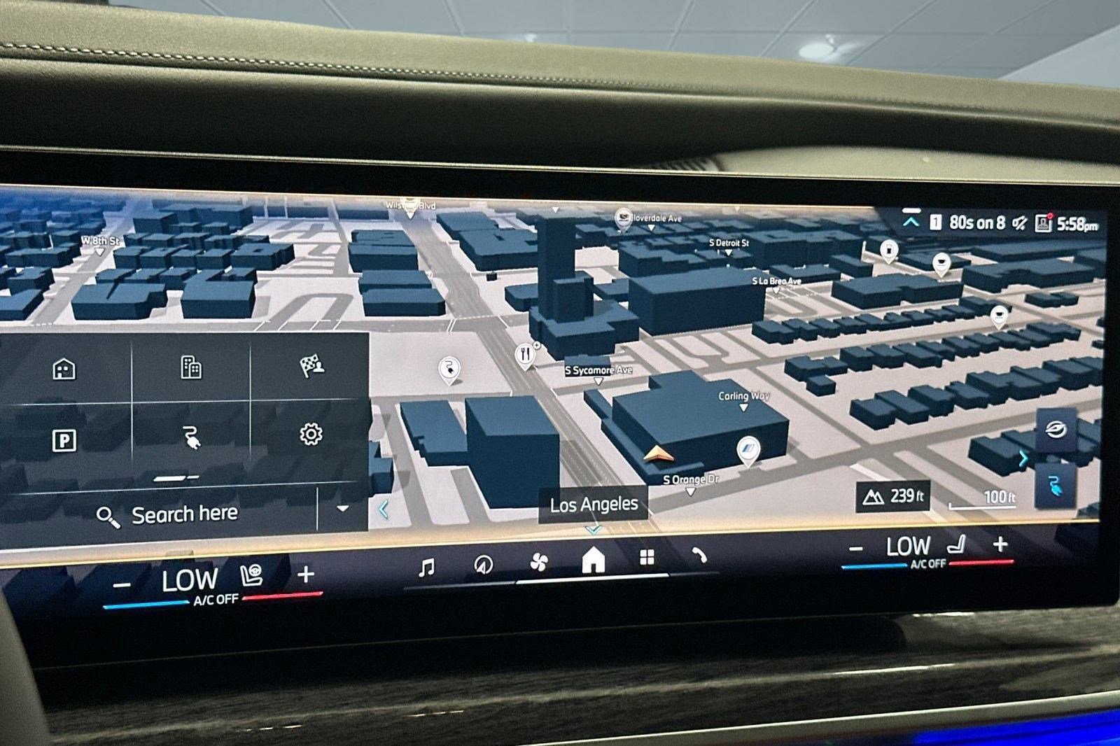 Used 2025 BMW i7 xDrive60 image 26