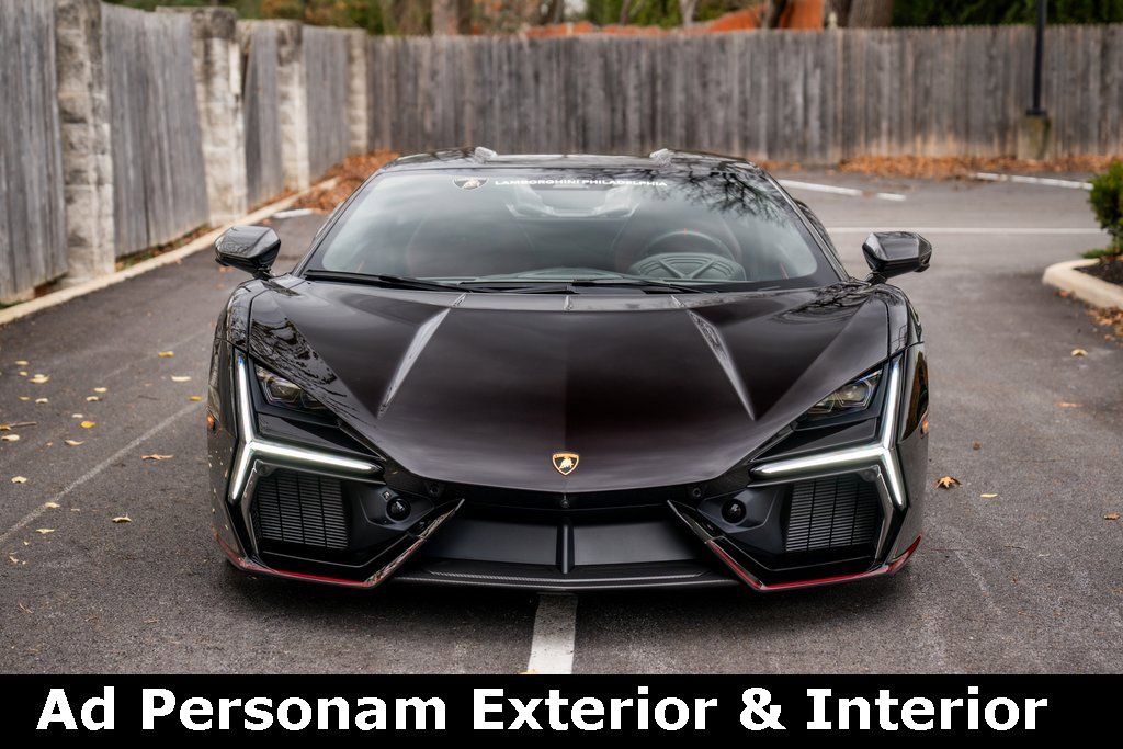 Used 2025 Lamborghini Revuelto Base image 2