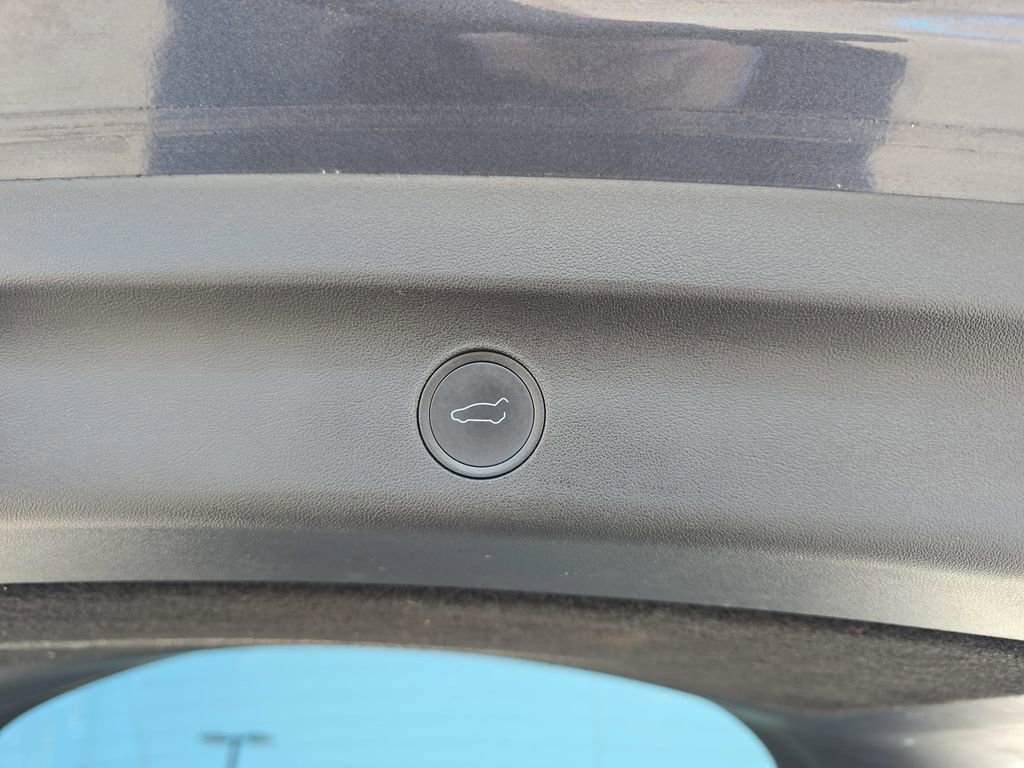 Used 2021 Tesla Model Y Performance image 17