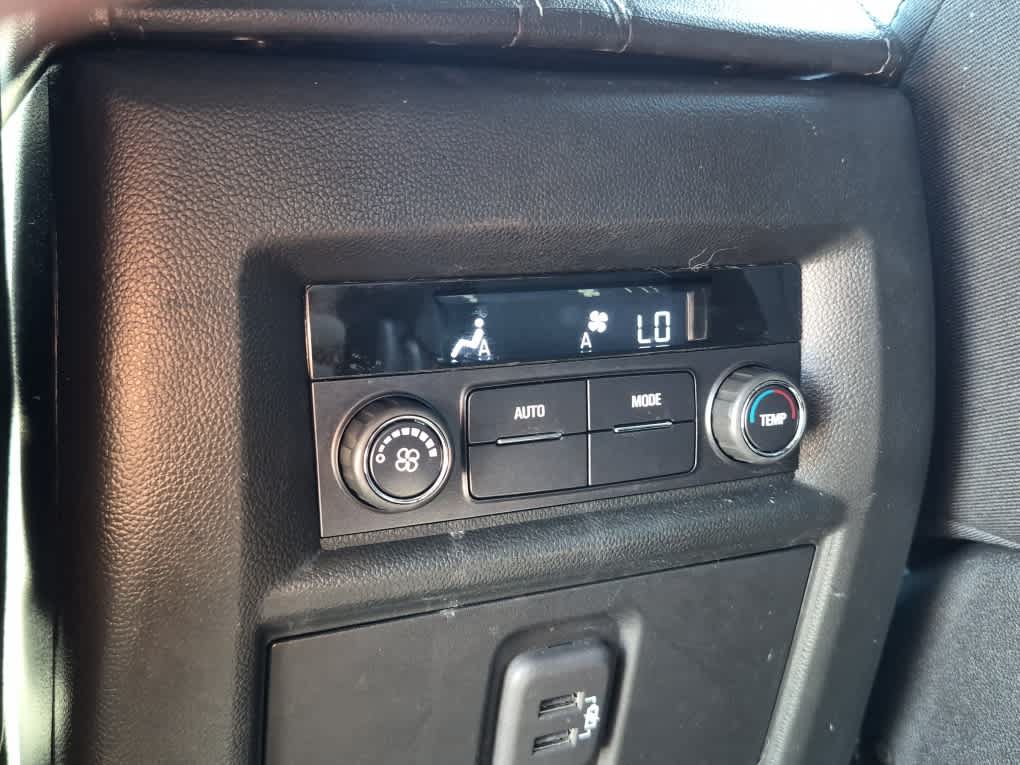 Used 2023 Chevrolet Traverse LT AWD/4WD image 9