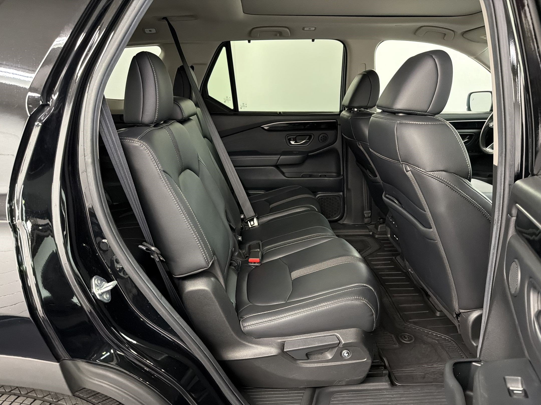 Certified 2025 Honda Pilot Touring image 31