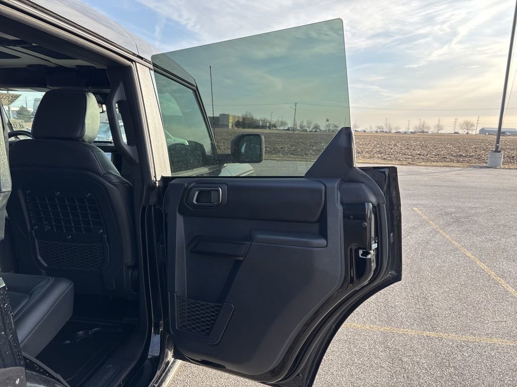 Used 2025 Ford Bronco Badlands image 14