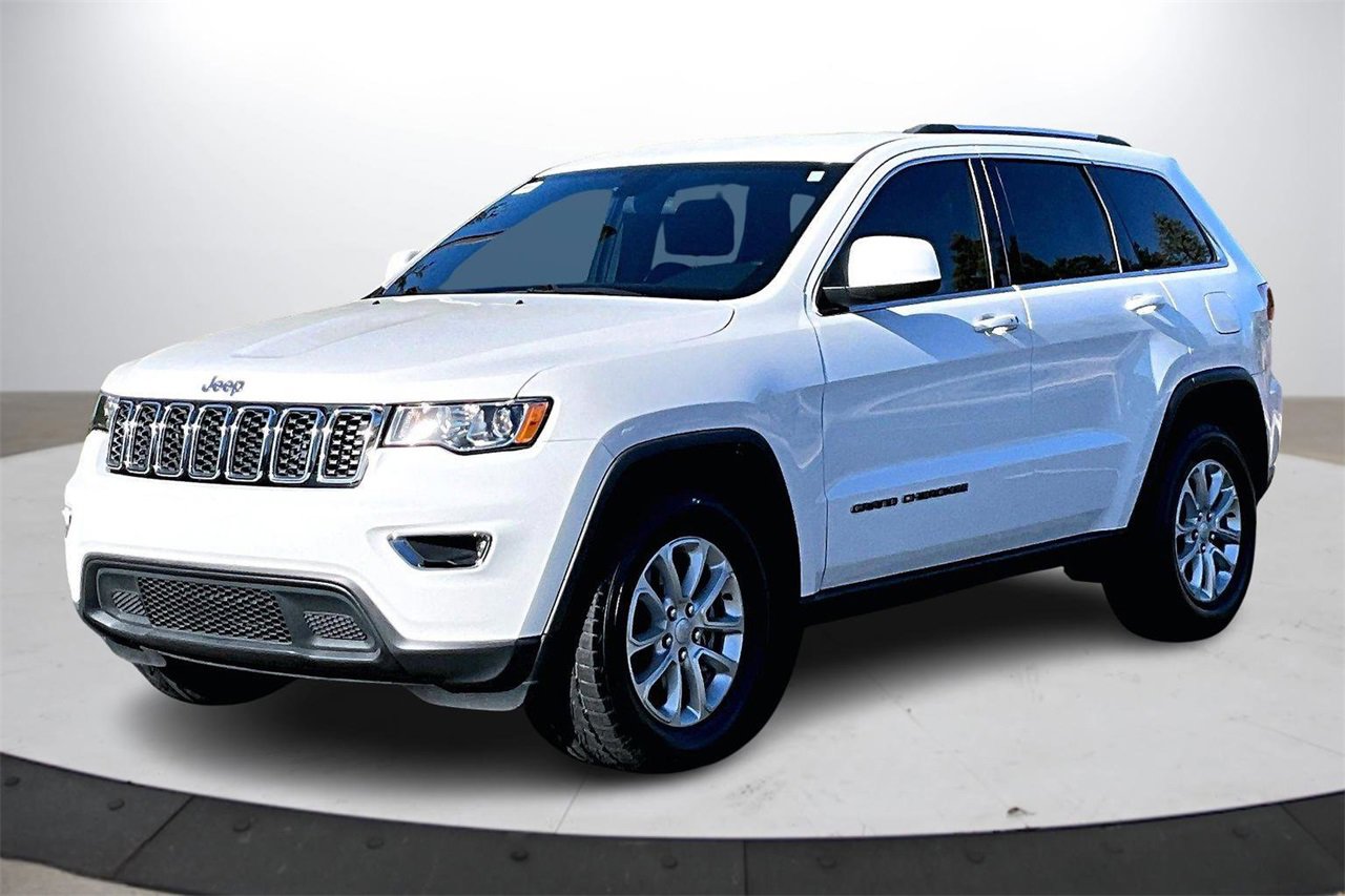 Certified 2021 Jeep Grand Cherokee Laredo image 4