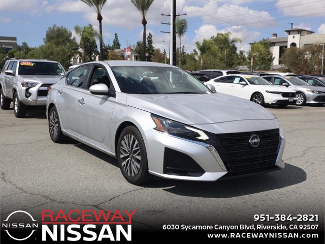 Used 2023 Nissan Altima 2.5 SV