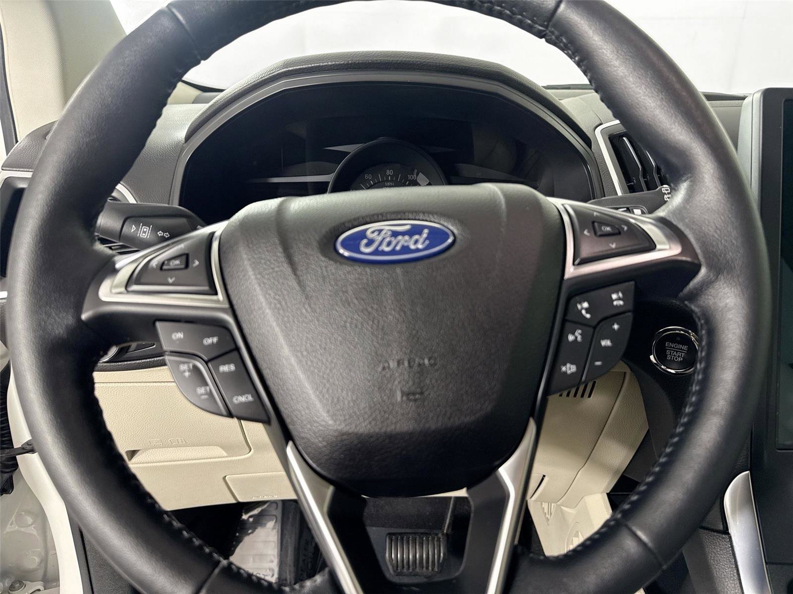 Used 2022 Ford Edge Titanium AWD/4WD image 16