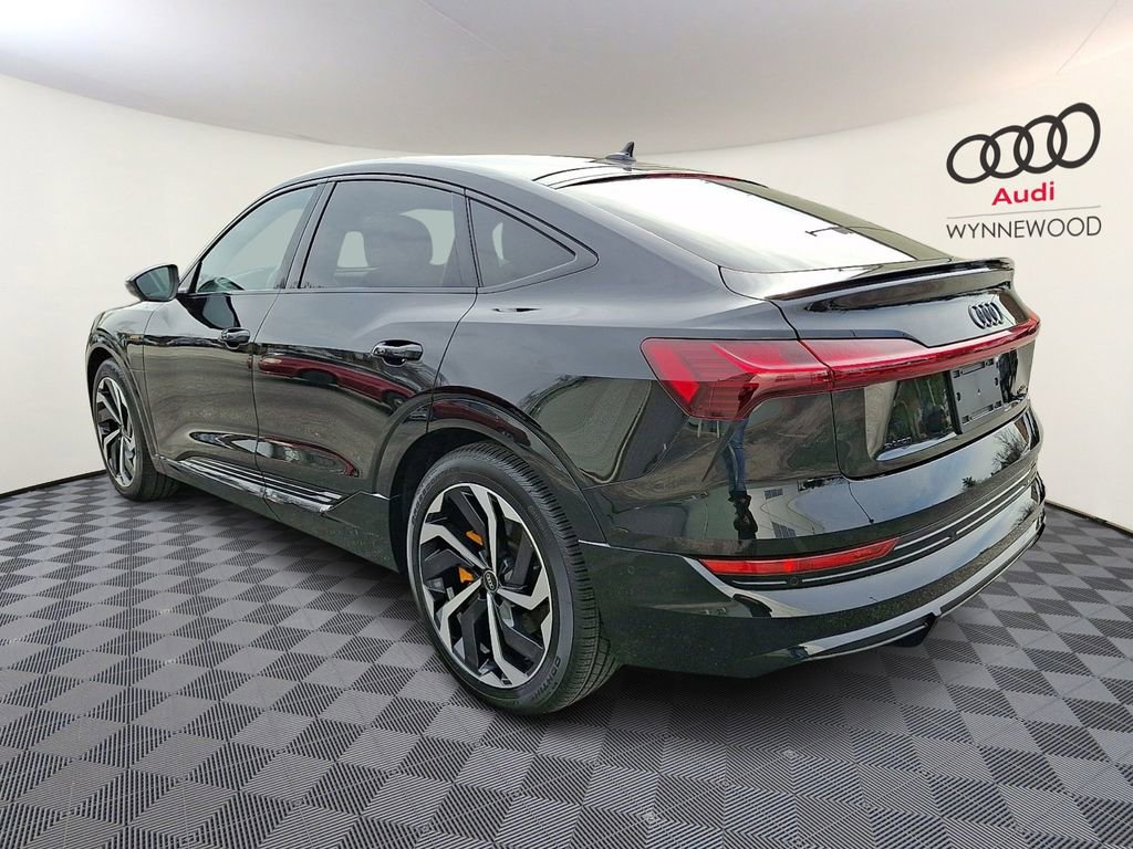 Used 2023 Audi e-tron Premium Plus w/ Premium Plus Package image 4