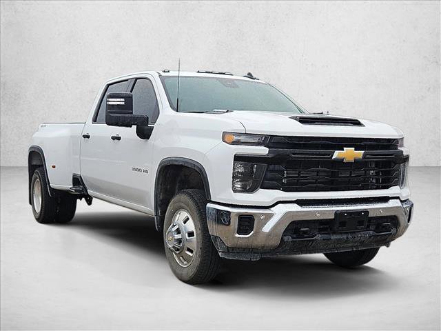 Used 2025 Chevrolet Silverado 3500 W/T image 3
