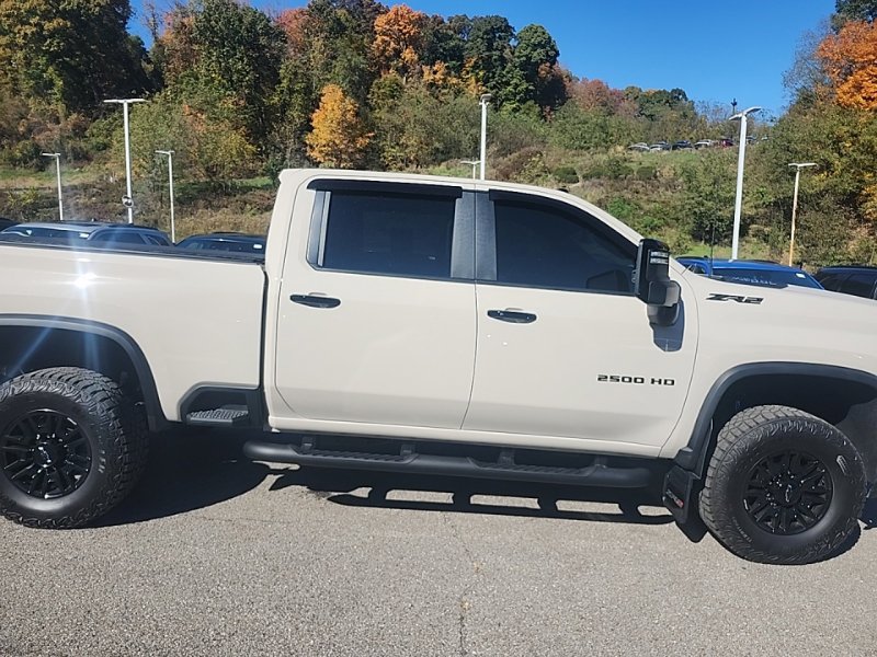 Used 2026 Chevrolet Silverado 2500 ZR2 w/ LPO, Dark Essentials Package AWD/4WD image 9