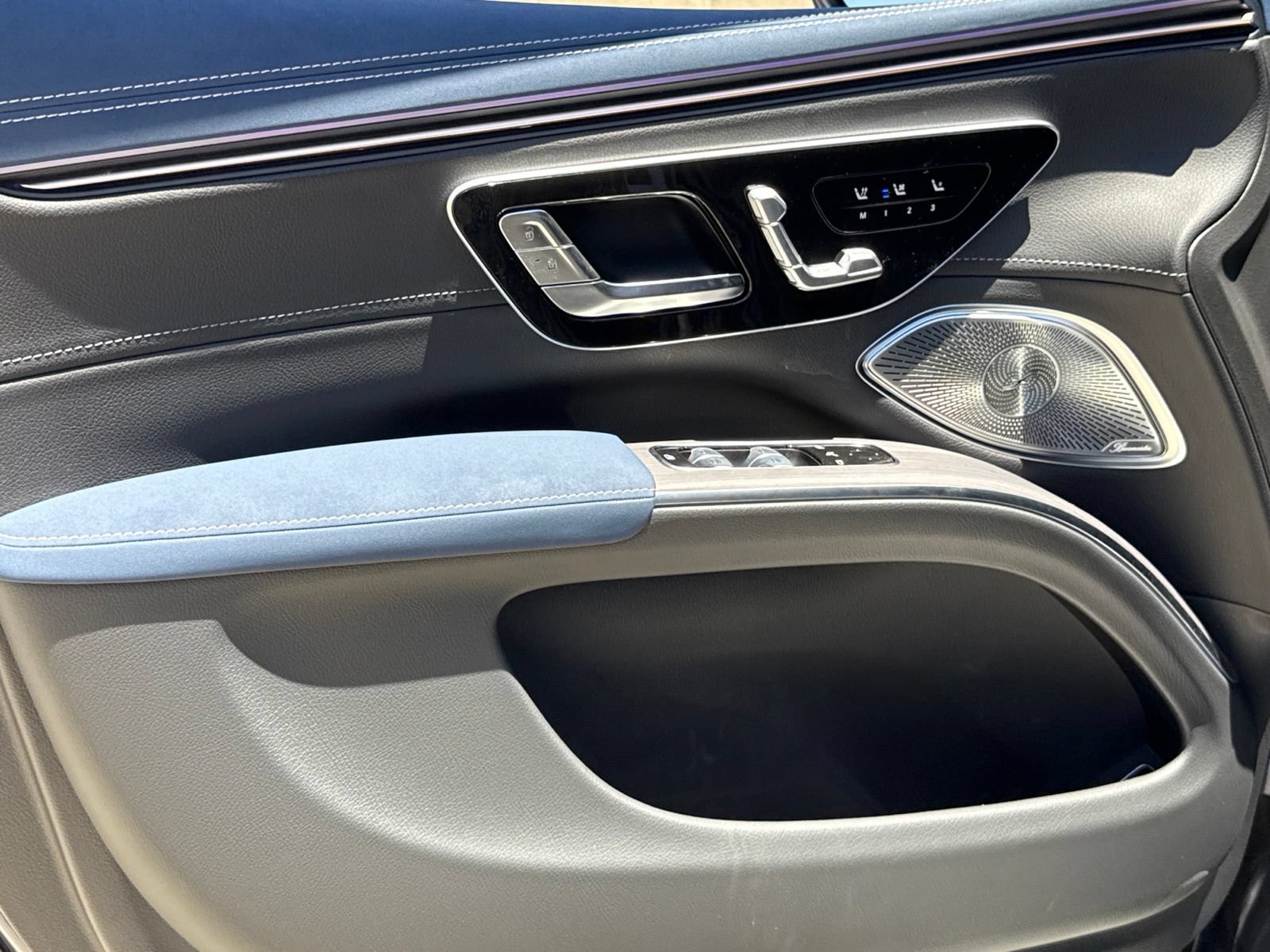 New 2026 Mercedes-Benz EQS 400 4MATIC SUV image 15