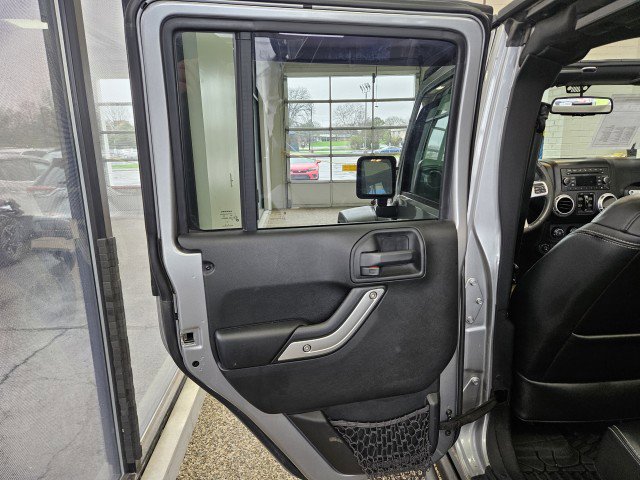 Used 2016 Jeep Wrangler Unlimited Rubicon AWD/4WD image 16