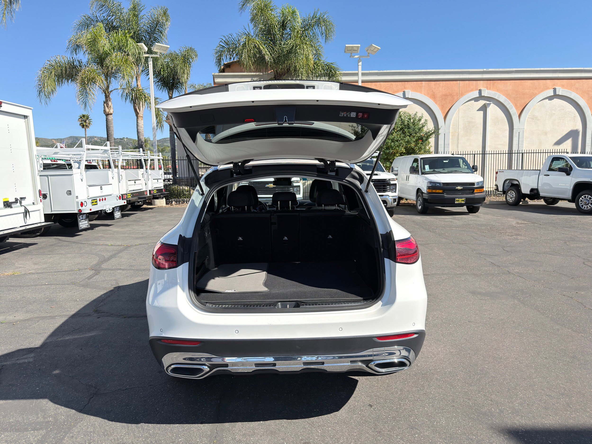 Used 2024 Mercedes-Benz GLC 300 w/ Winter Package image 14
