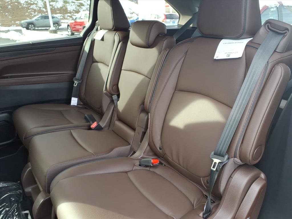 New 2026 Honda Odyssey Touring image 7