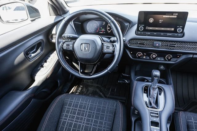 Used 2025 Honda HR-V Sport image 17