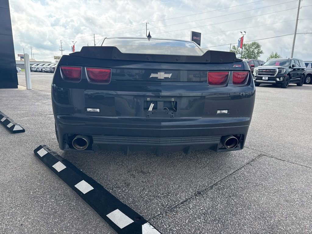 Used 2012 Chevrolet Camaro SS RWD image 4