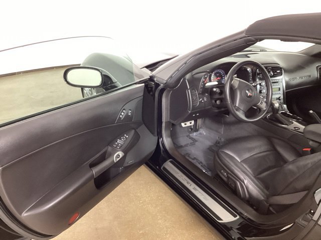 Used 2008 Chevrolet Corvette Convertible w/ Preferred Equipment Group RWD image 9