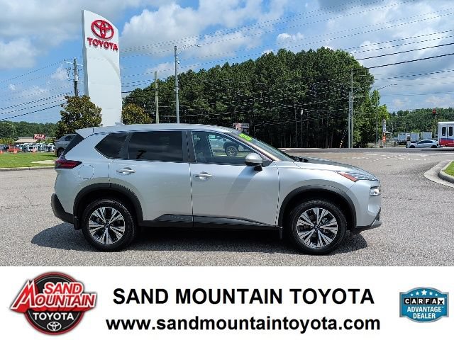 Used 2023 Nissan Rogue SV FWD image 2