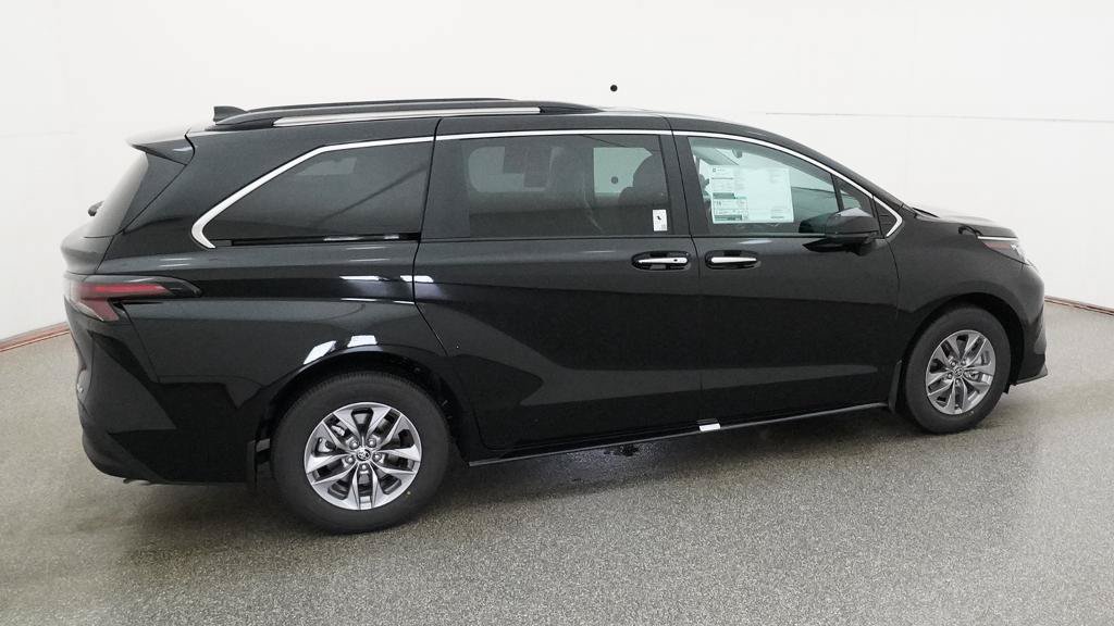 New 2026 Toyota Sienna XLE FWD image 13