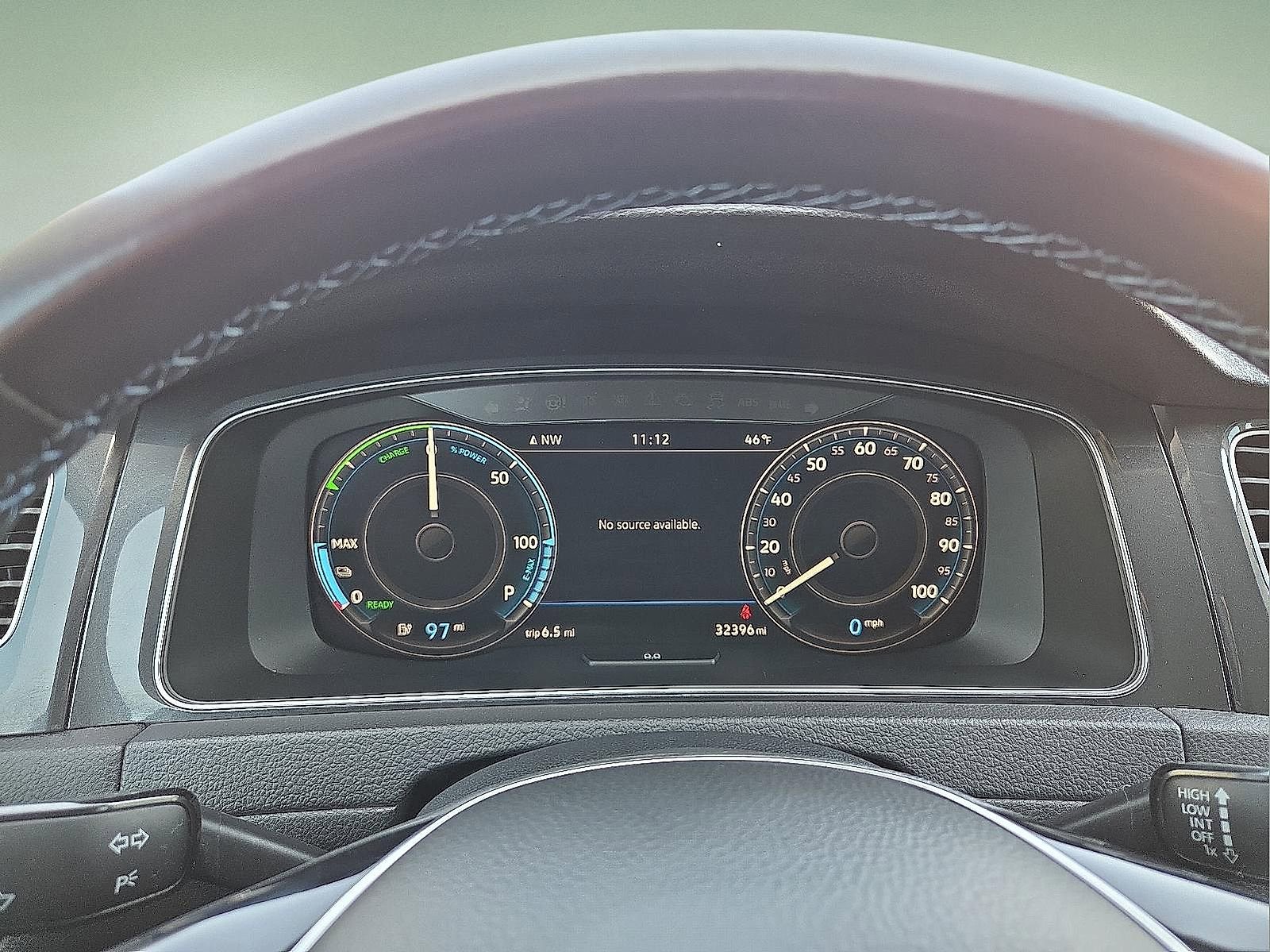 Used 2018 Volkswagen e-Golf SEL Premium FWD image 23