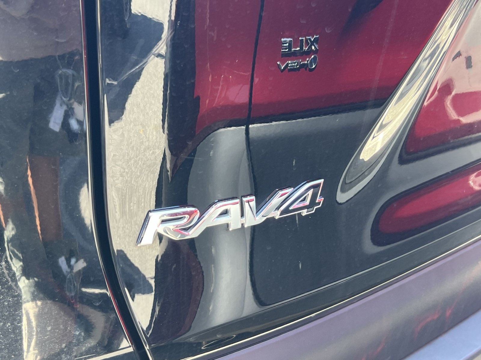 Used 2025 Toyota RAV4 LE AWD/4WD image 32