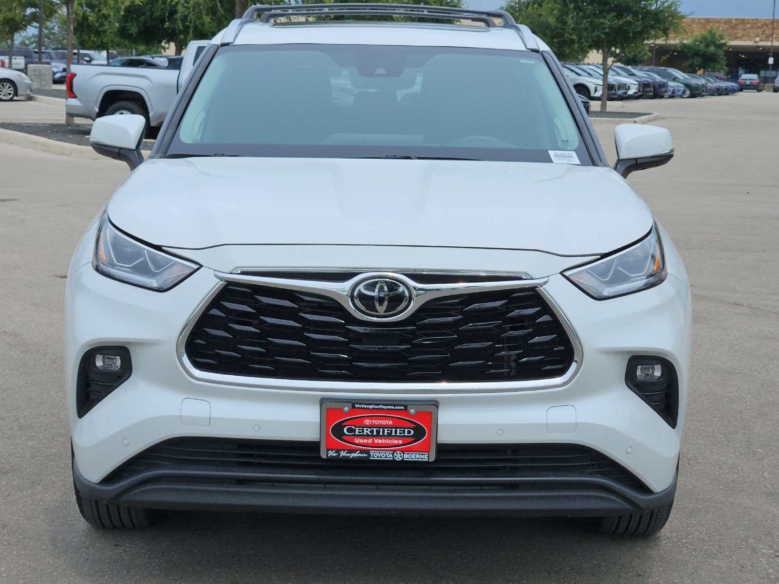 Used 2023 Toyota Highlander Limited FWD image 8
