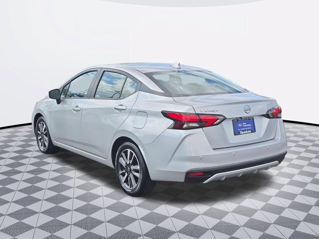 Used 2025 Nissan Versa SV FWD image 4