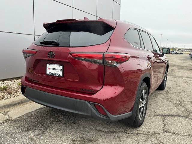 Used 2021 Toyota Highlander XLE AWD/4WD image 41