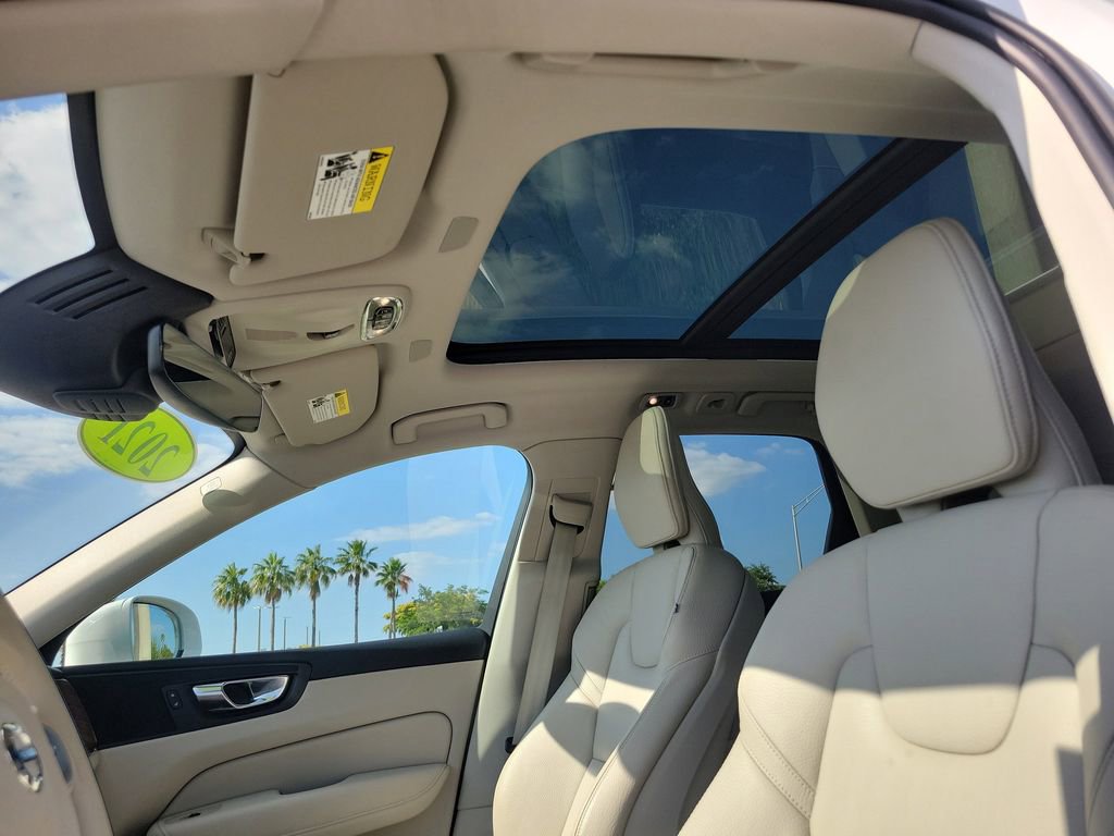 Used 2021 Volvo XC60 T5 Momentum w/ Protection Package Premier image 26
