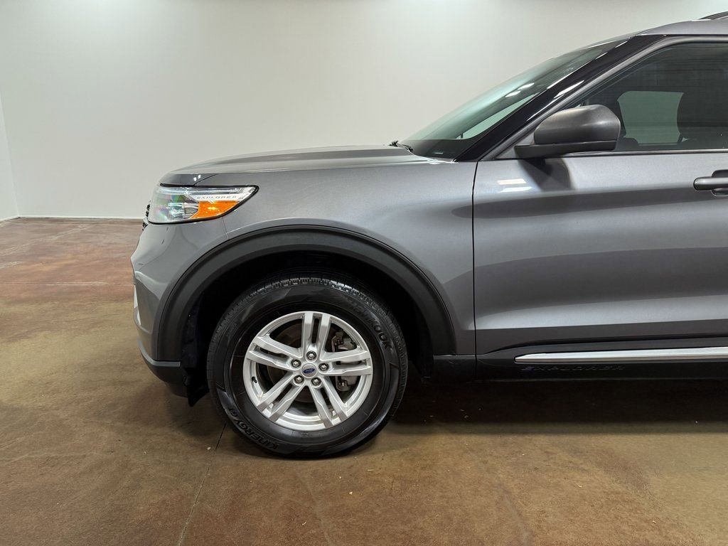 Used 2022 Ford Explorer XLT image 38