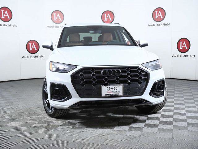 Used 2025 Audi Q5 2.0T Premium Plus w/ Premium Plus Package image 3