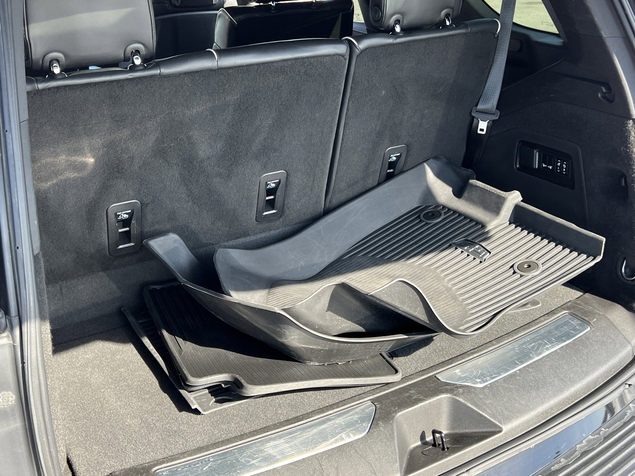 Used 2022 Cadillac Escalade Sport Platinum w/ Heavy-Duty Trailer Package image 25