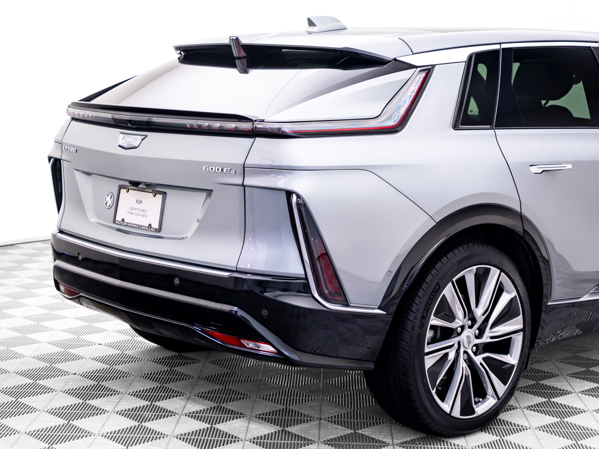 Certified 2025 Cadillac Lyriq Luxury w/ LPO, Floor Liner Package AWD/4WD image 38