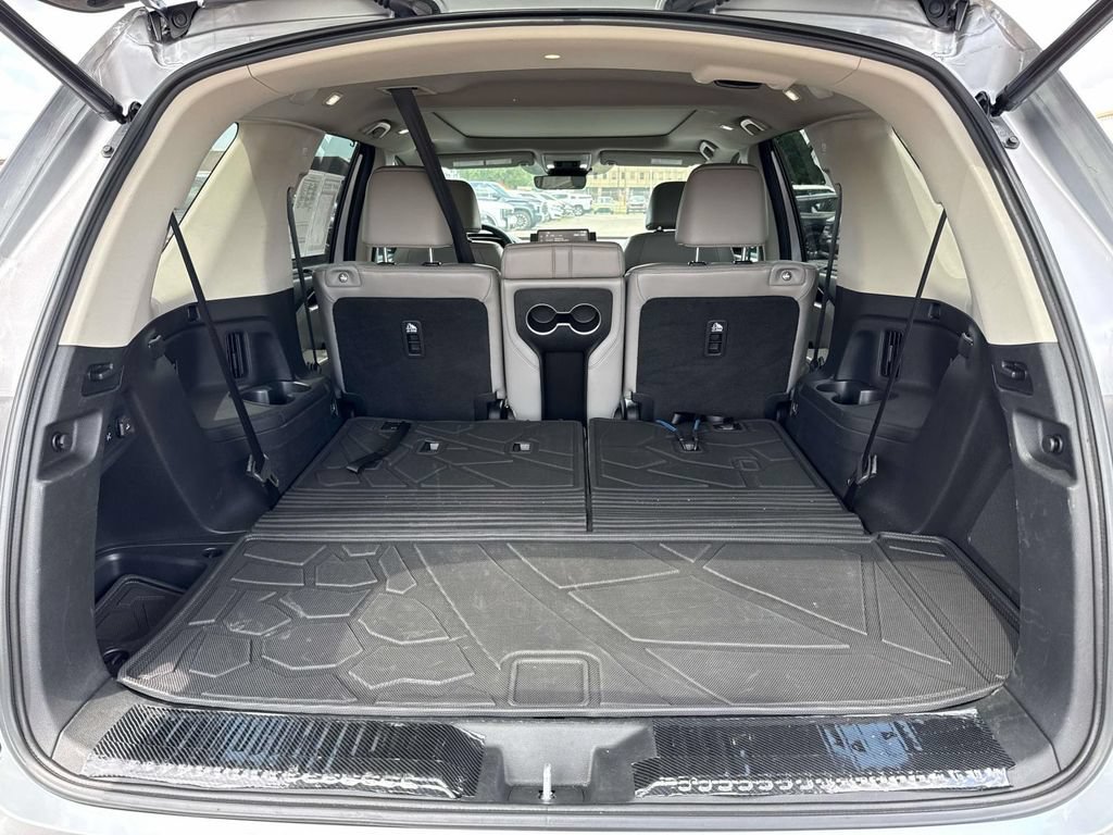 Used 2024 Honda Pilot Touring image 8