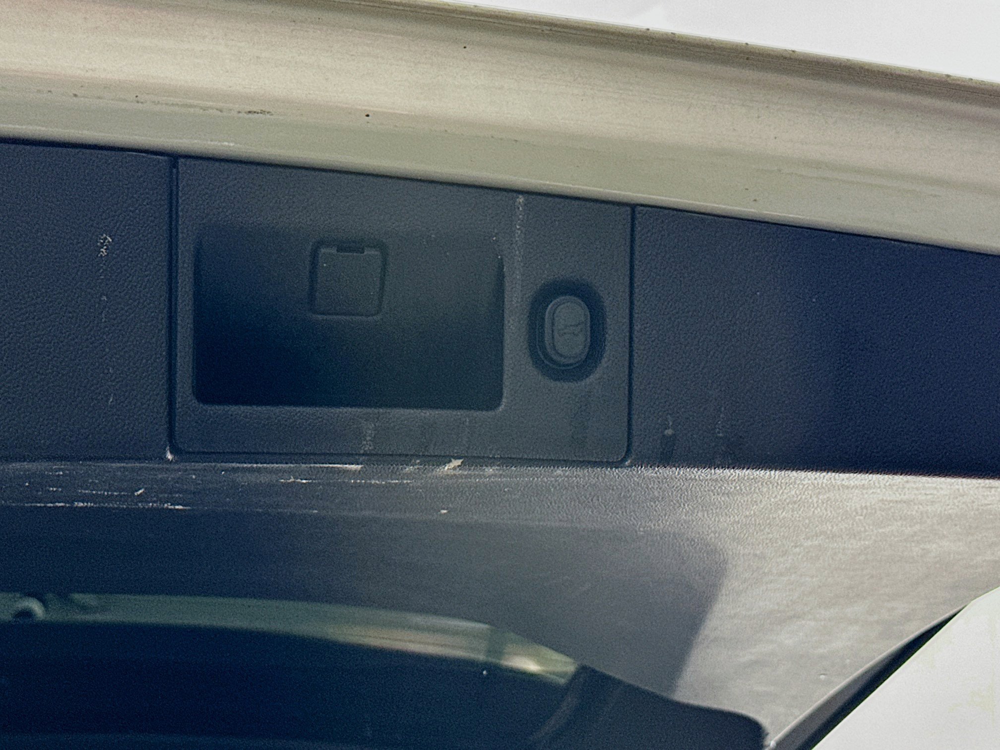 Used 2016 Chevrolet Suburban LTZ AWD/4WD image 31