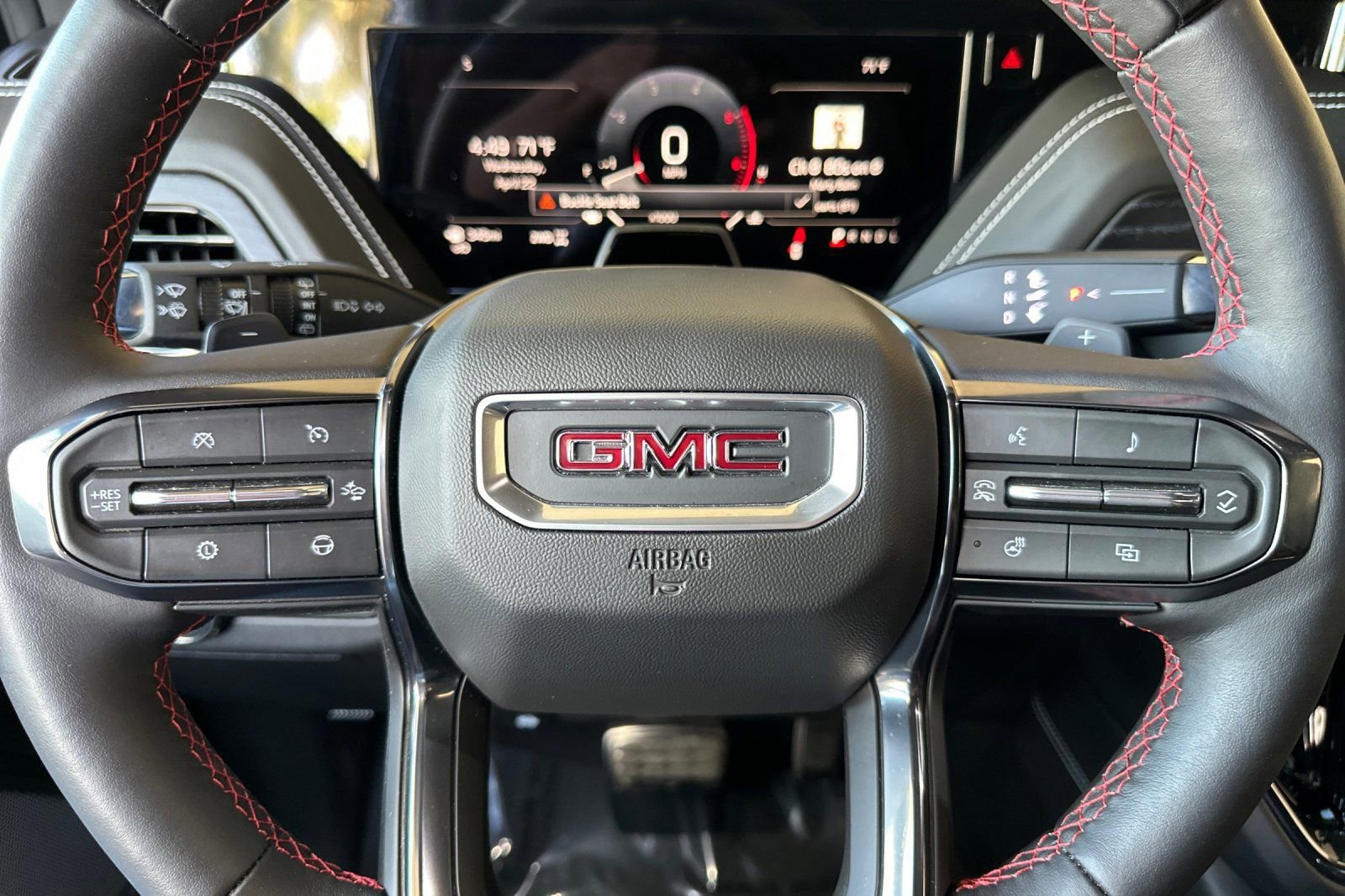 Certified 2025 GMC Yukon XL AT4 Ultimate AWD/4WD image 25