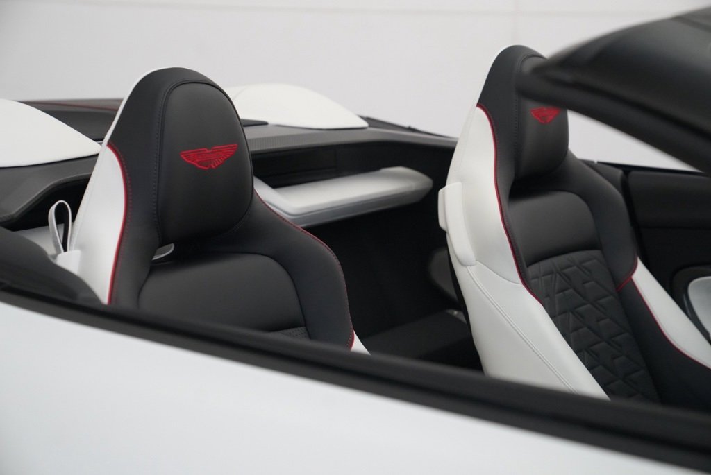 New 2026 Aston Martin Vanquish Convertible image 31