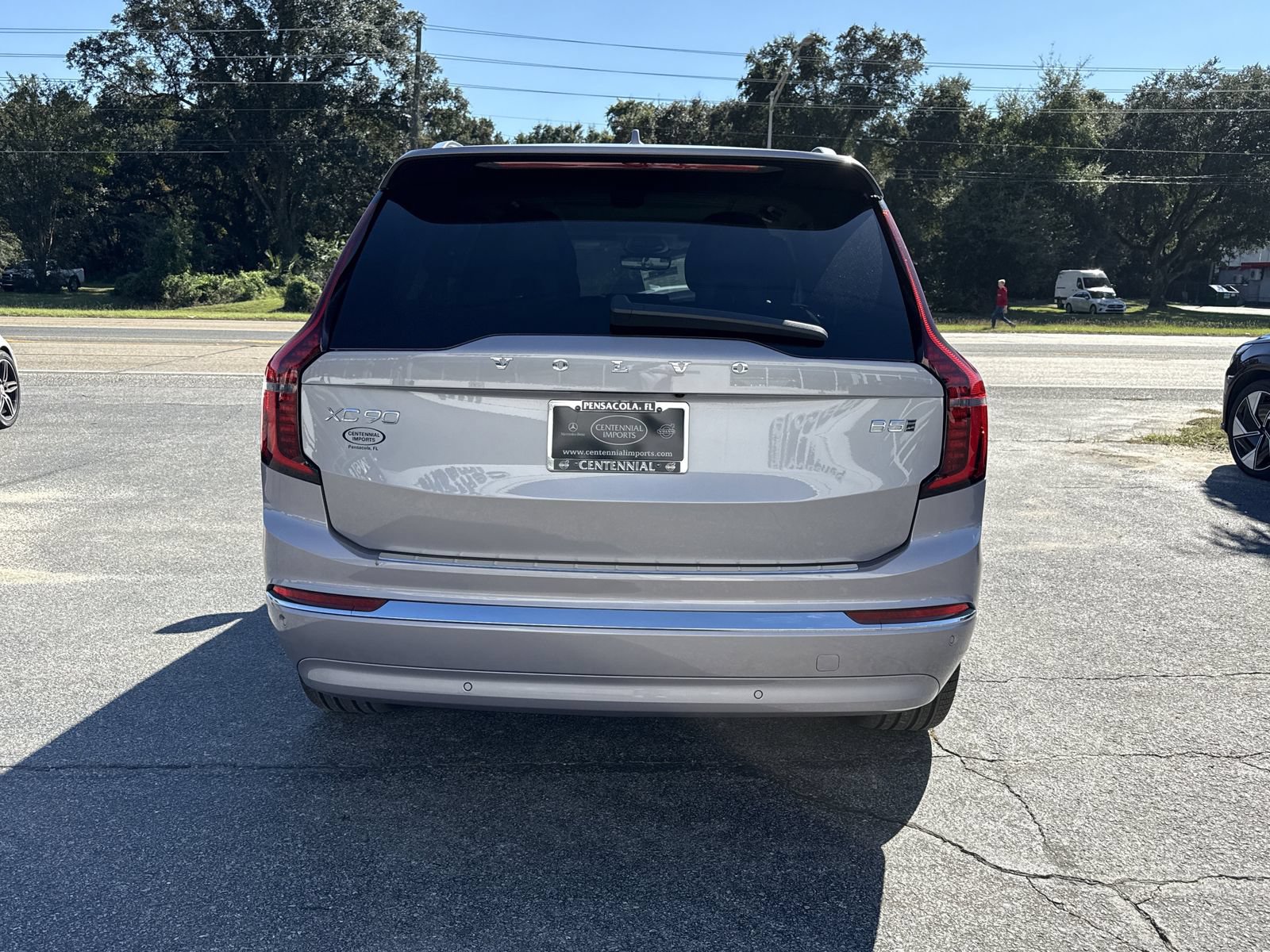 New 2026 Volvo XC90 B5 Plus w/ Protection Package Premier AWD/4WD image 4