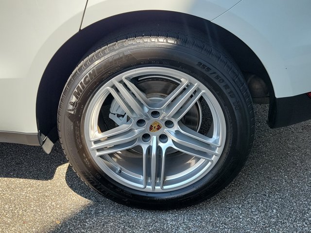 Certified 2015 Porsche Macan S AWD/4WD image 12