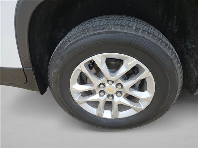 Used 2021 Chevrolet Traverse LT image 9