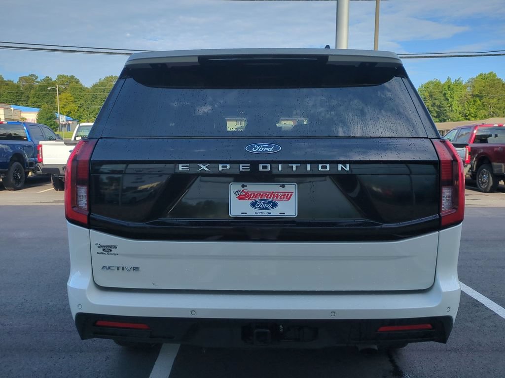 Certified 2025 Ford Expedition Active AWD/4WD image 8