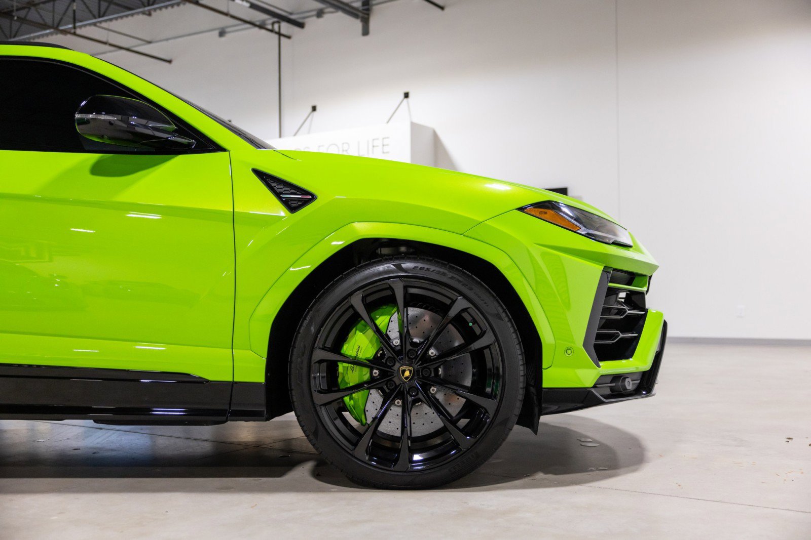 Used 2022 Lamborghini Urus image 22