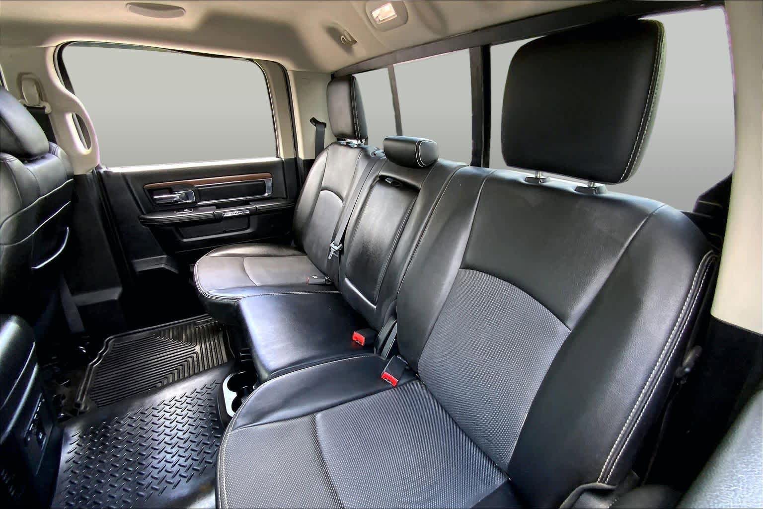 Used 2015 RAM 1500 Laramie w/ Convenience Group AWD/4WD image 19